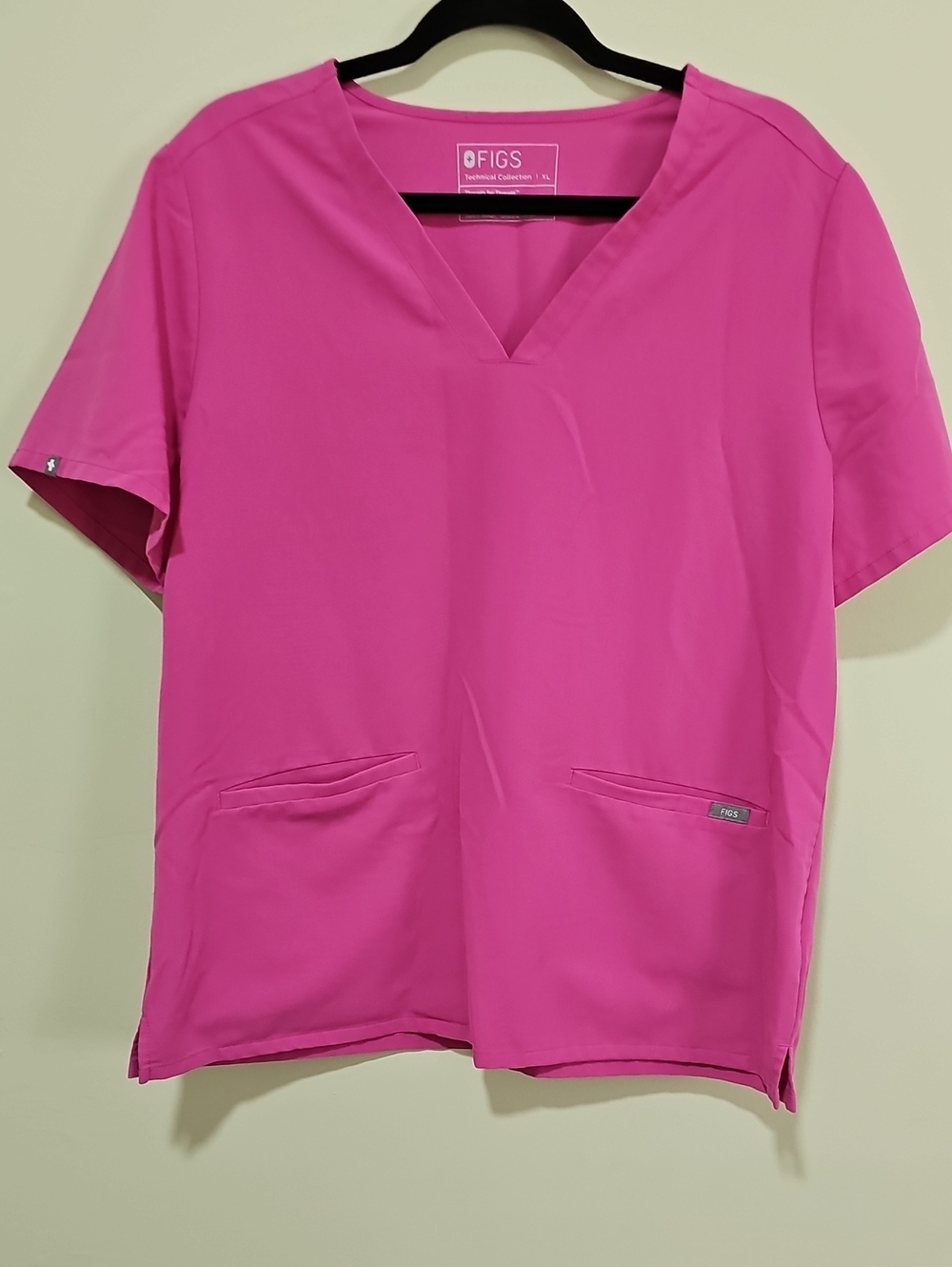 FIGS Women's V-Neck Scrub Top in Magenta Pink XL